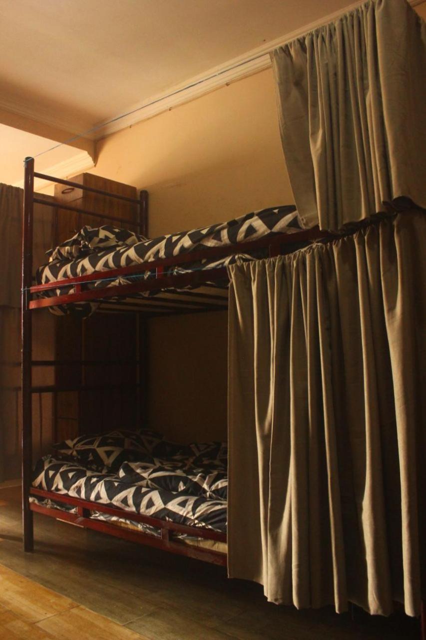 Everyday Cat Hostel Батуми Екстериор снимка