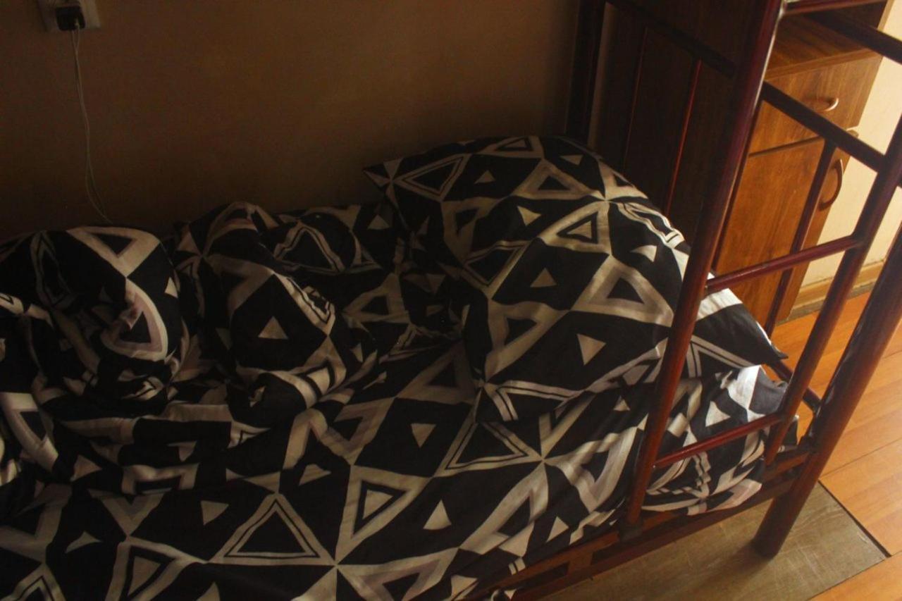 Everyday Cat Hostel Батуми Екстериор снимка