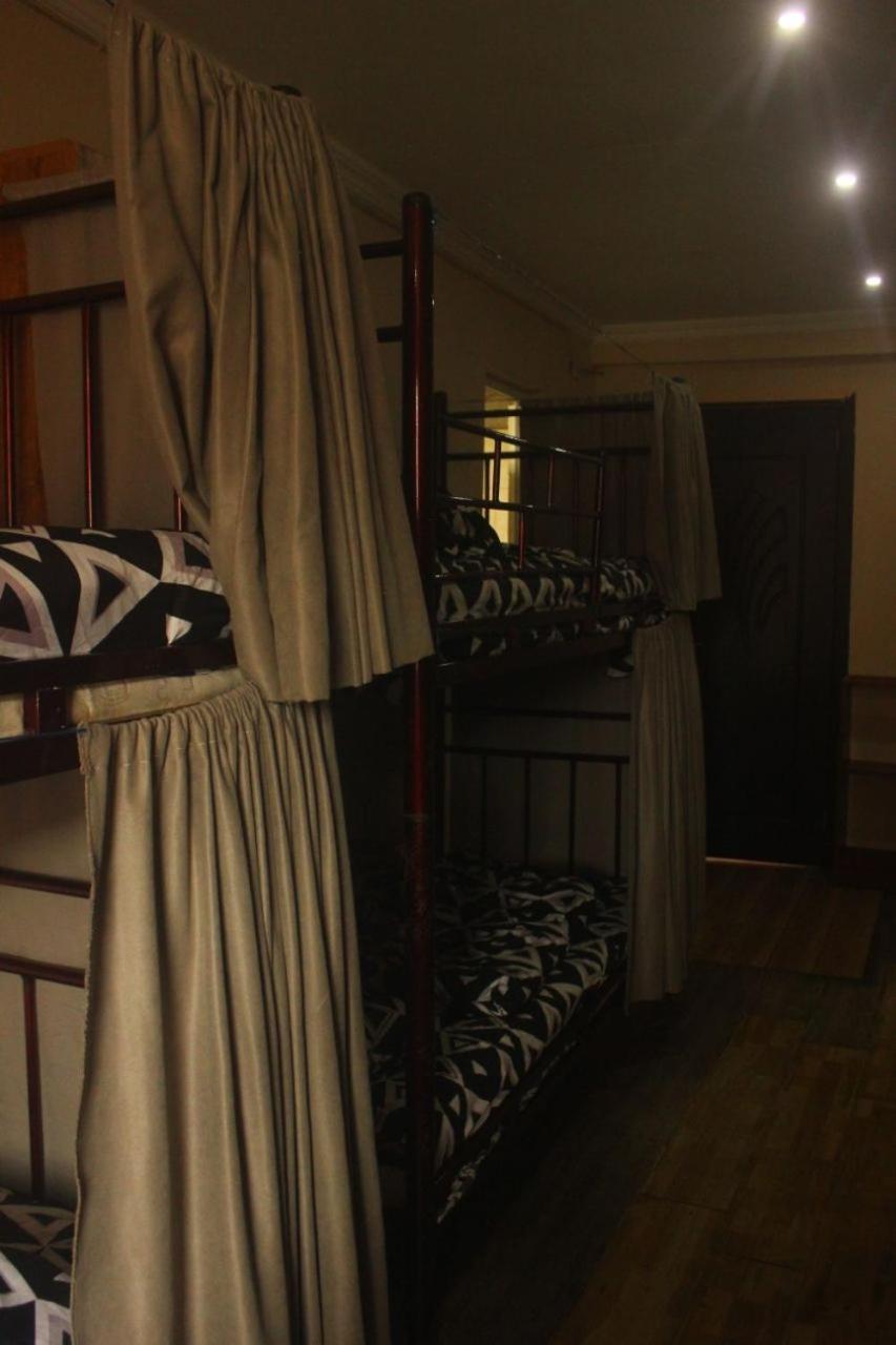 Everyday Cat Hostel Батуми Екстериор снимка
