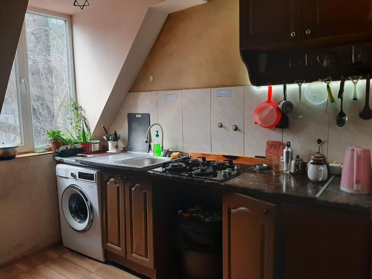 Everyday Cat Hostel Батуми Екстериор снимка