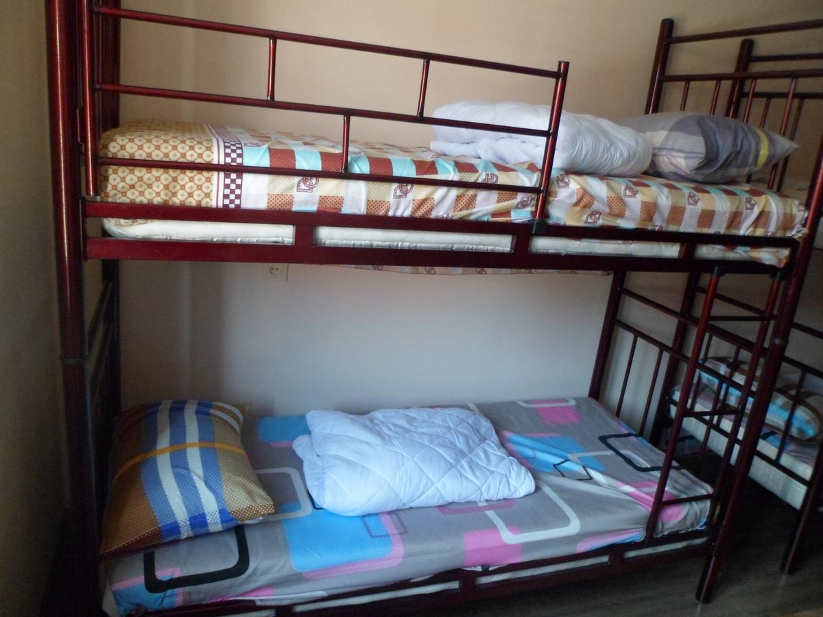 Everyday Cat Hostel Батуми Екстериор снимка