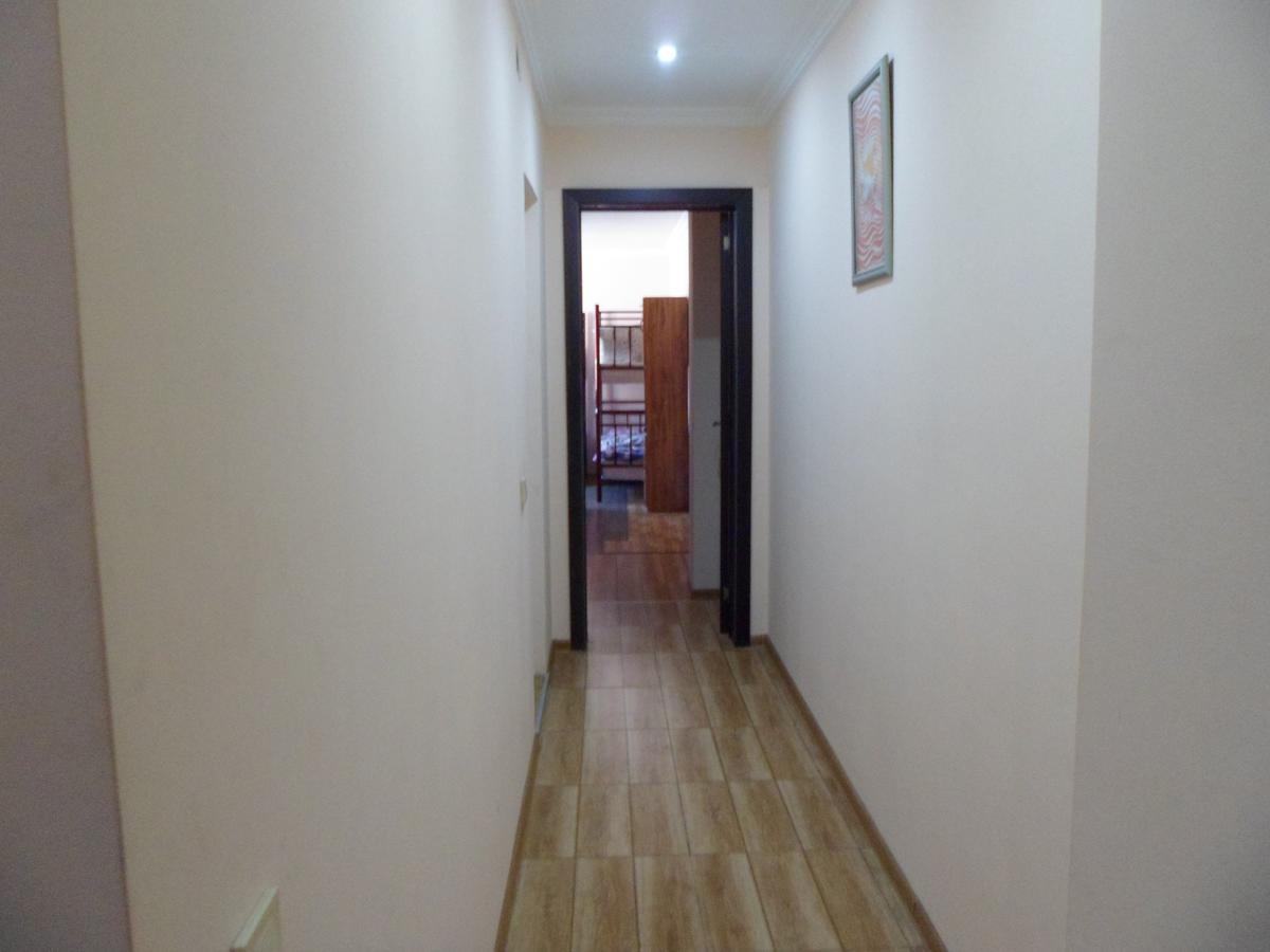 Everyday Cat Hostel Батуми Екстериор снимка