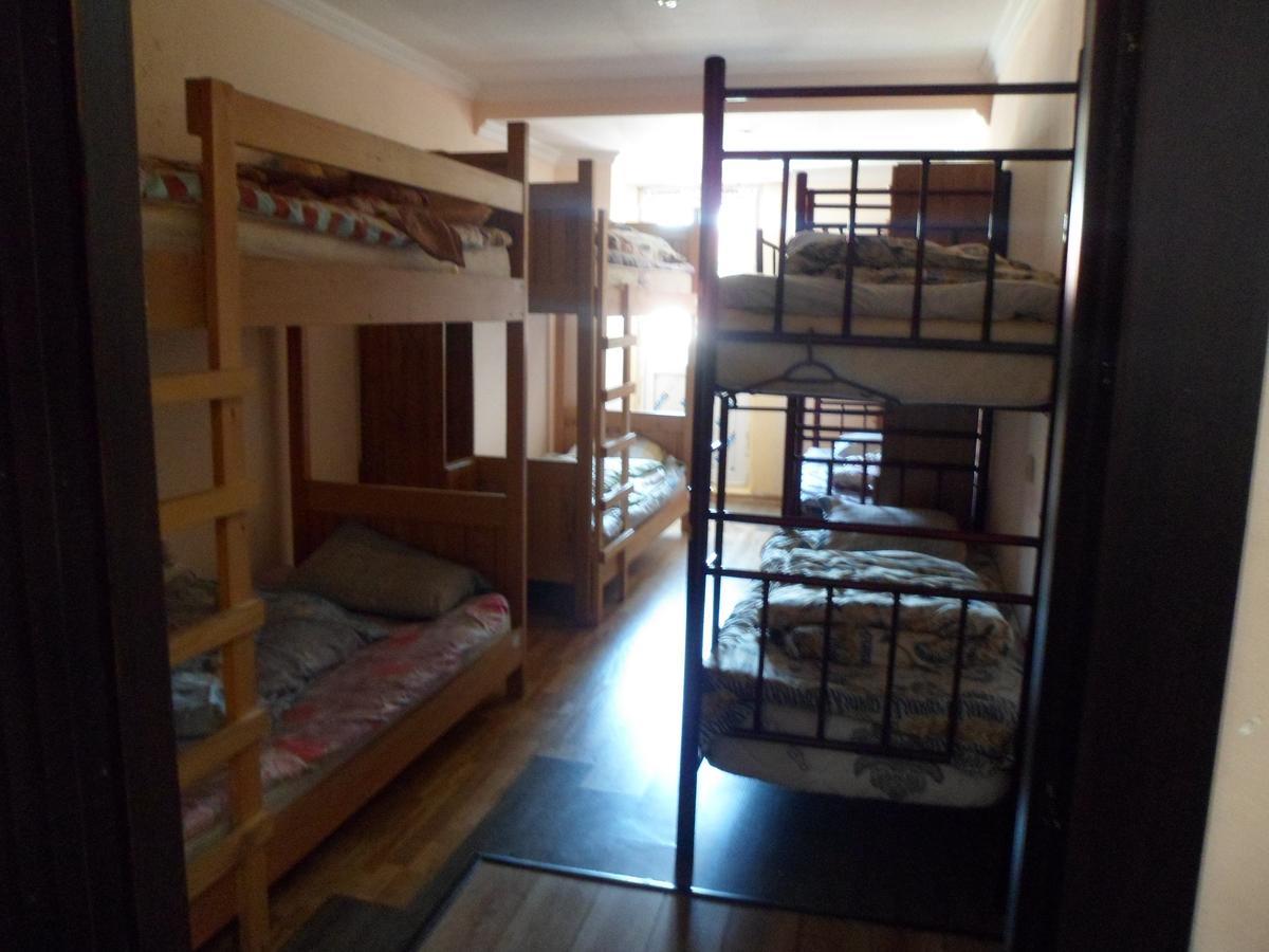 Everyday Cat Hostel Батуми Екстериор снимка