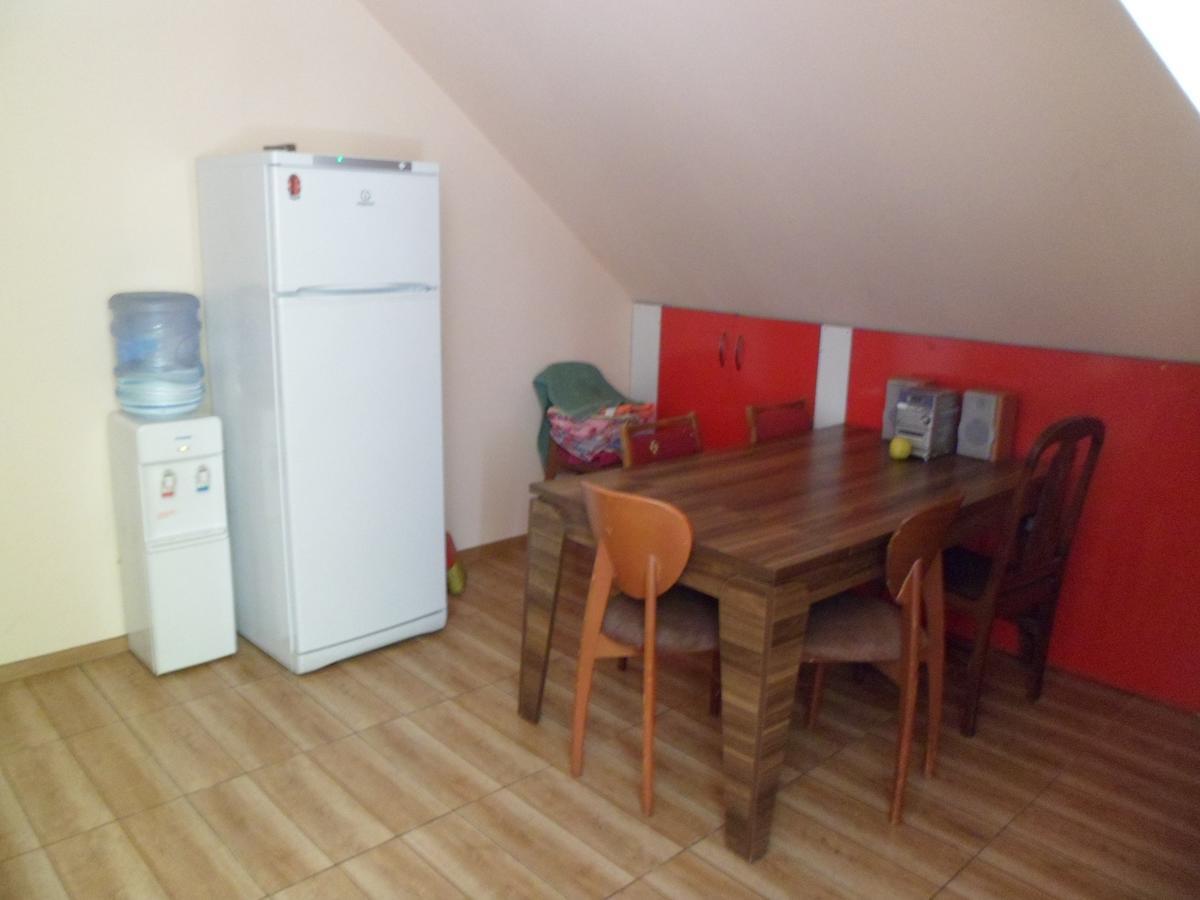 Everyday Cat Hostel Батуми Екстериор снимка