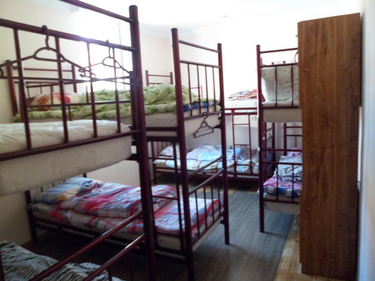 Everyday Cat Hostel Батуми Екстериор снимка