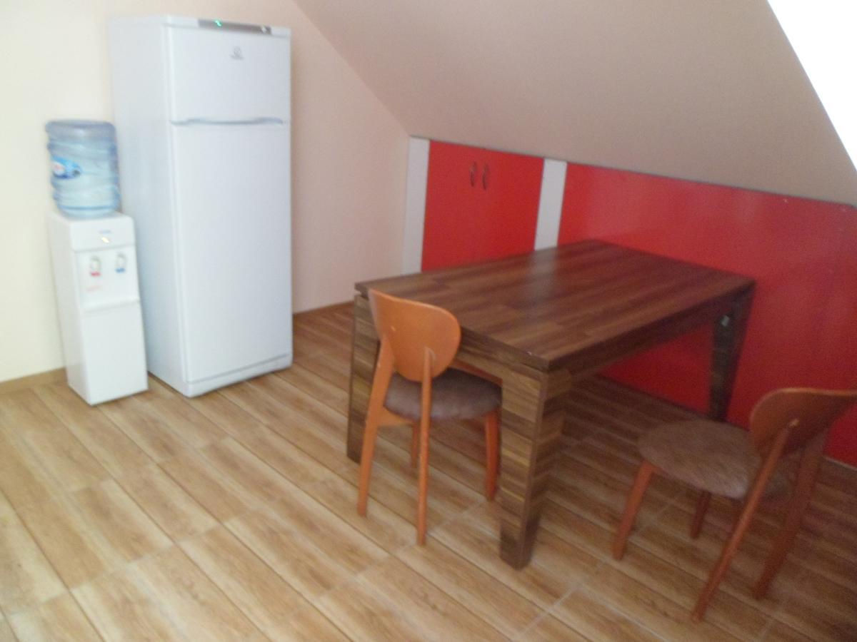 Everyday Cat Hostel Батуми Екстериор снимка