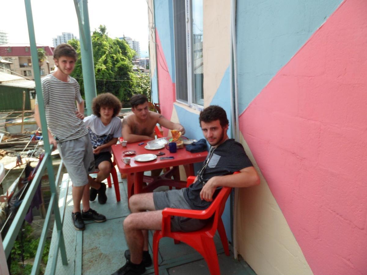 Everyday Cat Hostel Батуми Екстериор снимка