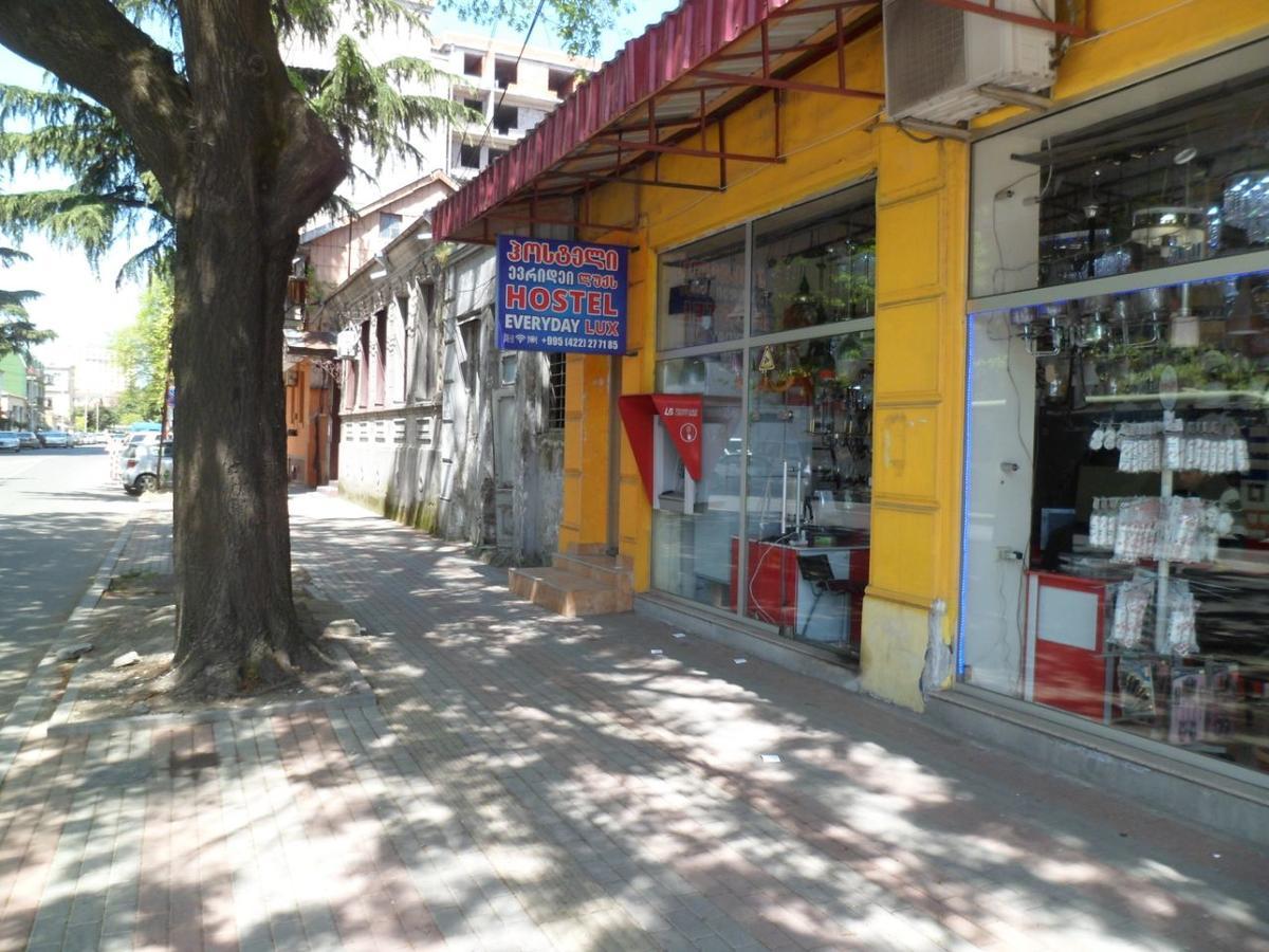 Everyday Cat Hostel Батуми Екстериор снимка